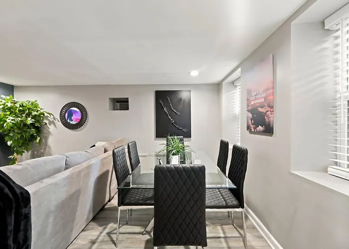 River West Retreat 2 Bedroom Garden Unit
