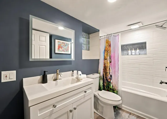 River West Retreat 2 Bedroom Garden Unit